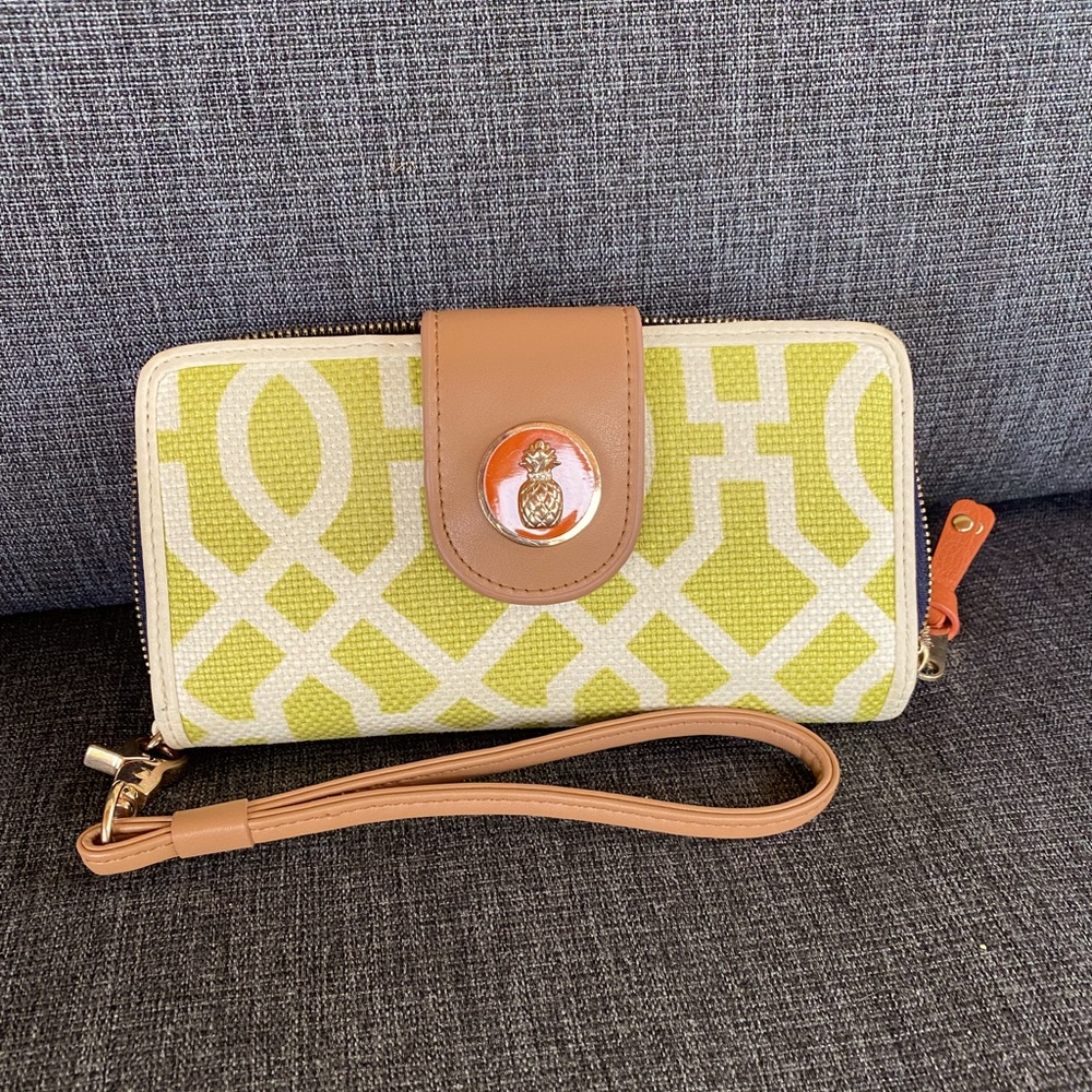 Spartina 449 Green and White Linen Wallet